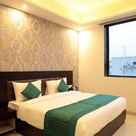 Oyo 23368 Boutique Hotel Paragon ニューデリー エクステリア 写真
