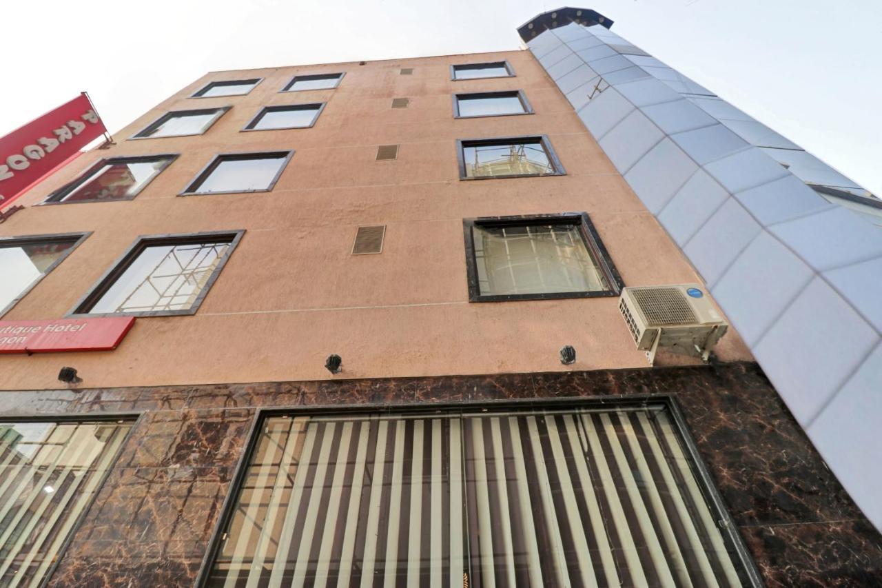 Oyo 23368 Boutique Hotel Paragon ニューデリー エクステリア 写真