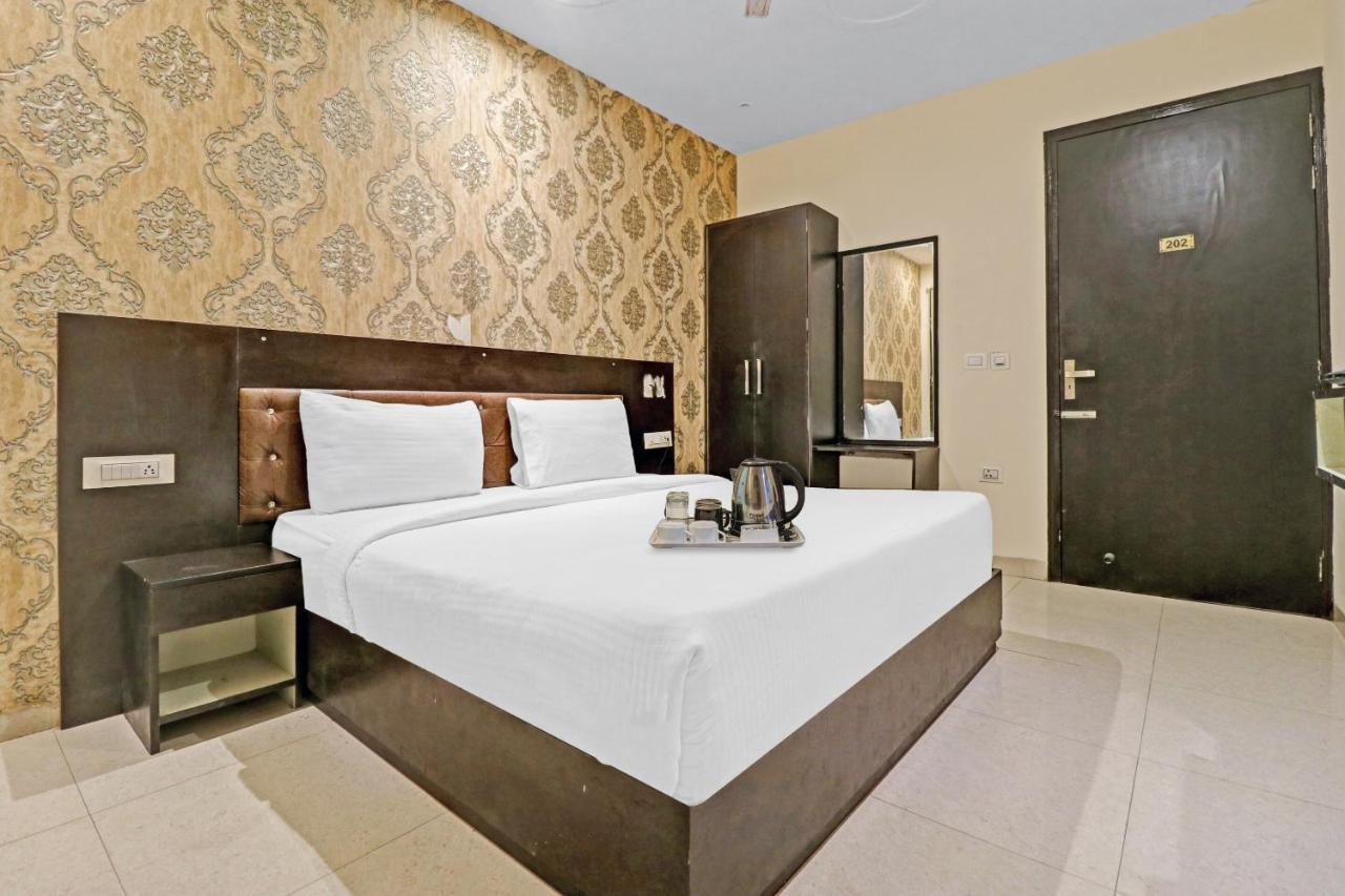 Oyo 23368 Boutique Hotel Paragon ニューデリー エクステリア 写真