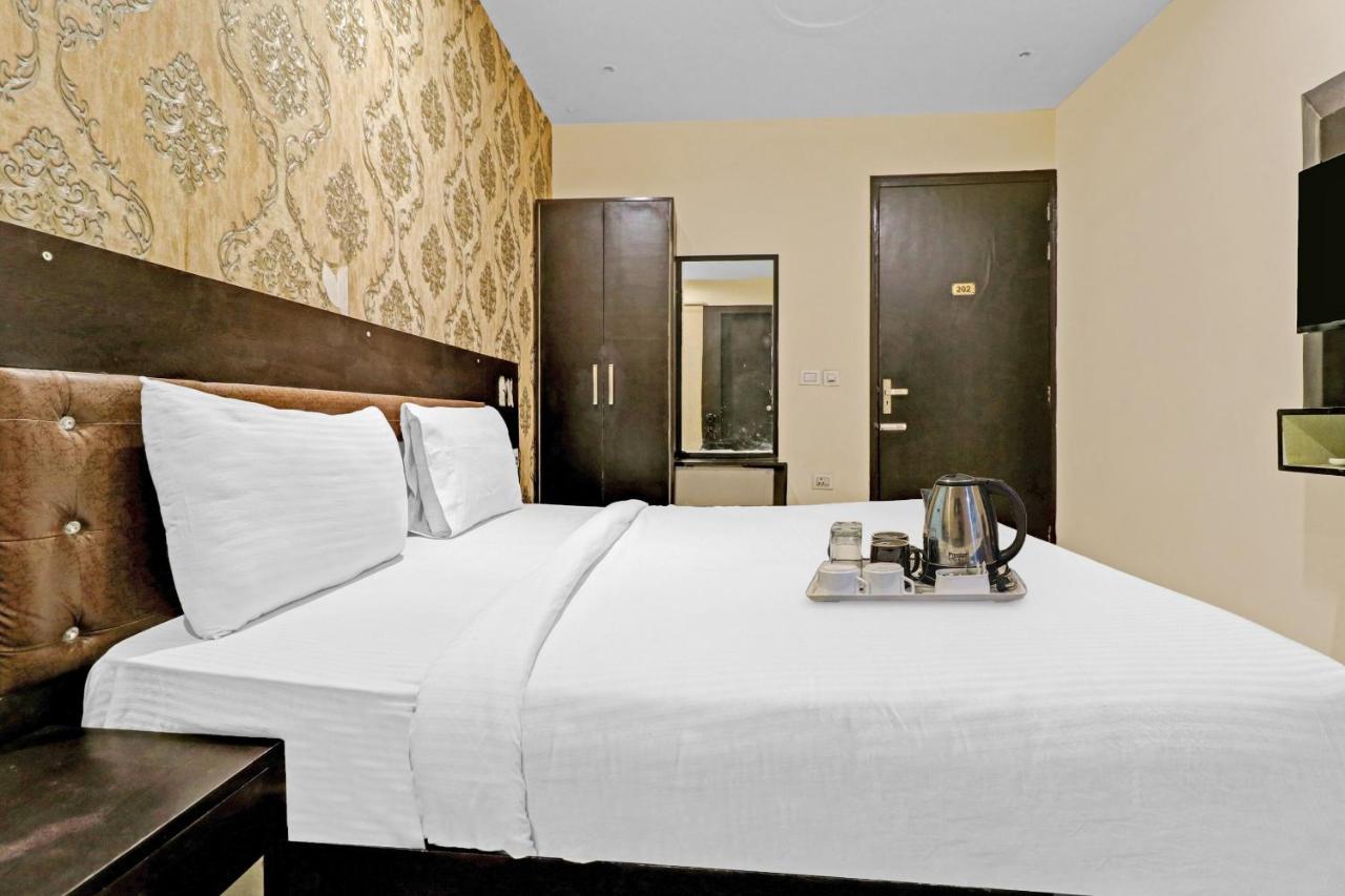 Oyo 23368 Boutique Hotel Paragon ニューデリー エクステリア 写真